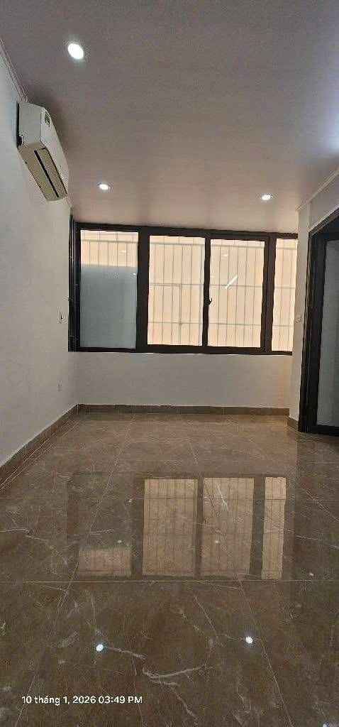 Bán nhà Chợ Khâm Thiên - diện tích 20m2 5 tầng - Nhà đẹp ở luôn, ngõ thông ra hồ - giá 5,35 tỷ