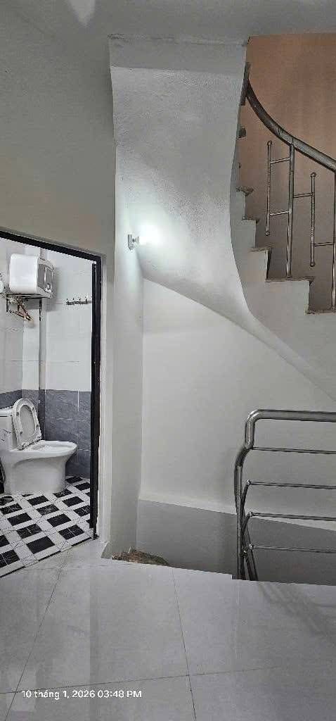 Bán nhà Chợ Khâm Thiên - diện tích 20m2 5 tầng - Nhà đẹp ở luôn, ngõ thông ra hồ - giá 5,35 tỷ