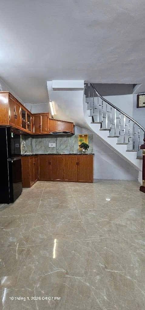 Bán nhà Chợ Khâm Thiên - diện tích 20m2 5 tầng - Nhà đẹp ở luôn, ngõ thông ra hồ - giá 5,35 tỷ