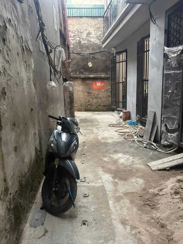 Bán nhà Nguyễn Khoái - diện tích 39,3m2 4 tầng - gần phố - giá 8,5 tỷ