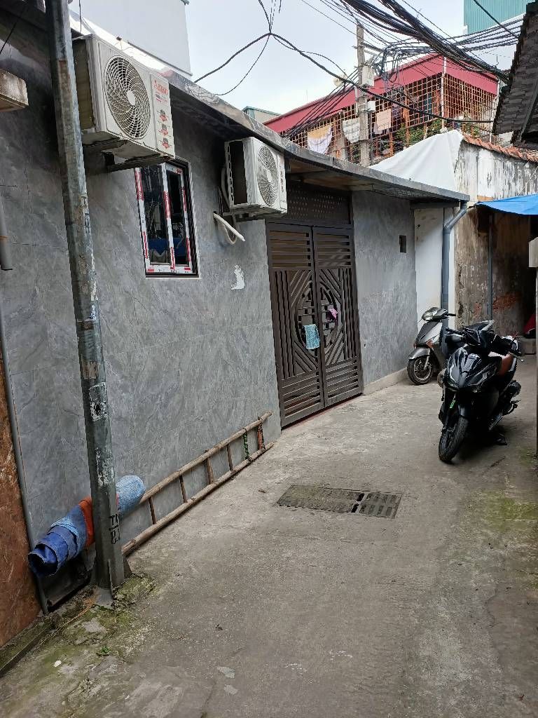 Bán nhà Tân Mai - diện tích 38.4m2 1 tầng - NGÕ 3 GÁC ĐỖ CỬA - giá 5,8 tỷ