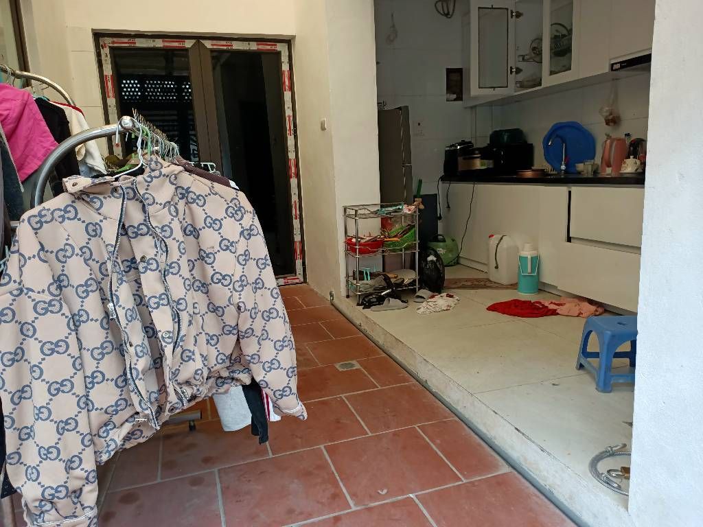 Bán nhà Tân Mai - diện tích 38.4m2 1 tầng - NGÕ 3 GÁC ĐỖ CỬA - giá 5,8 tỷ