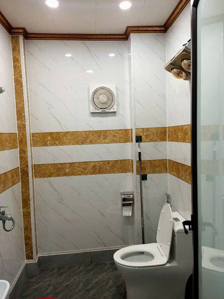 Bán nhà Tân Mai - diện tích 38.4m2 1 tầng - NGÕ 3 GÁC ĐỖ CỬA - giá 5,8 tỷ