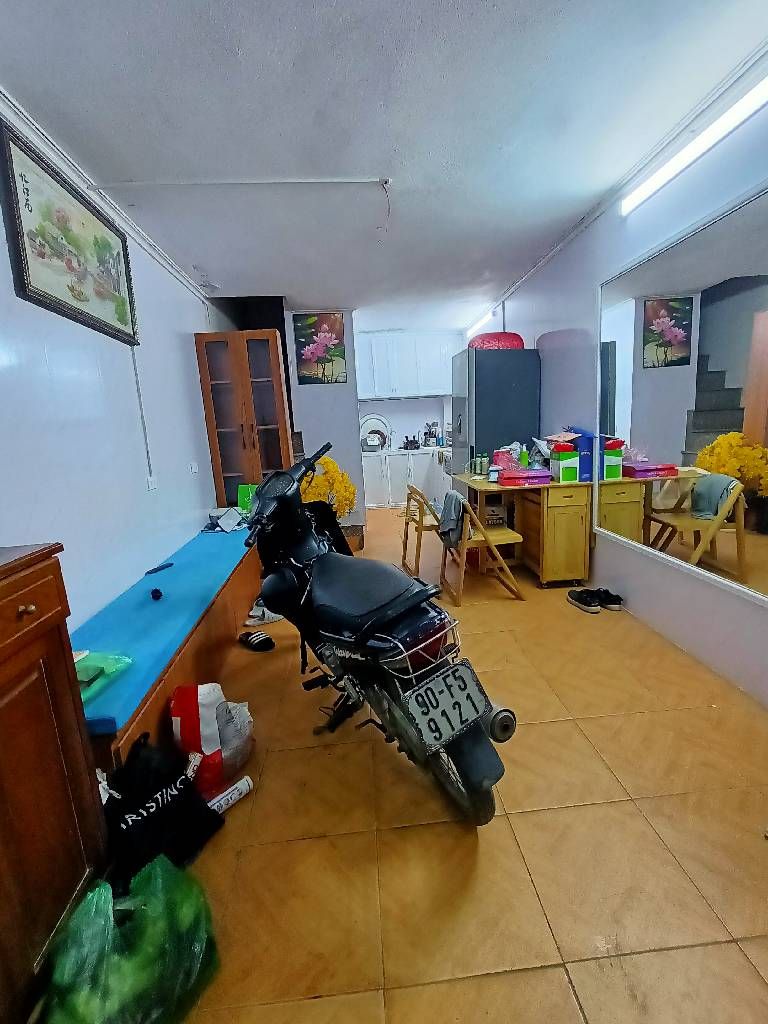 Bán nhà Lĩnh Nam - diện tích 22,9m2 4 tầng - Ô tô tránh - giá 6 tỷ