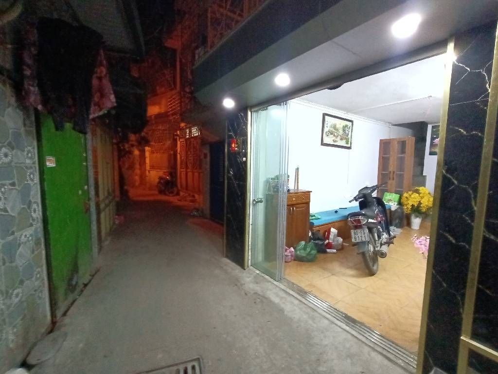 Bán nhà Lĩnh Nam - diện tích 22,9m2 4 tầng - Ô tô tránh - giá 6 tỷ