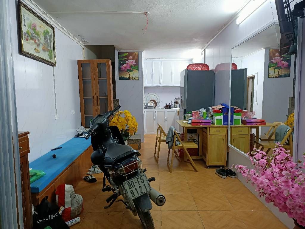 Bán nhà Lĩnh Nam - diện tích 22,9m2 4 tầng - Ô tô tránh - giá 6 tỷ