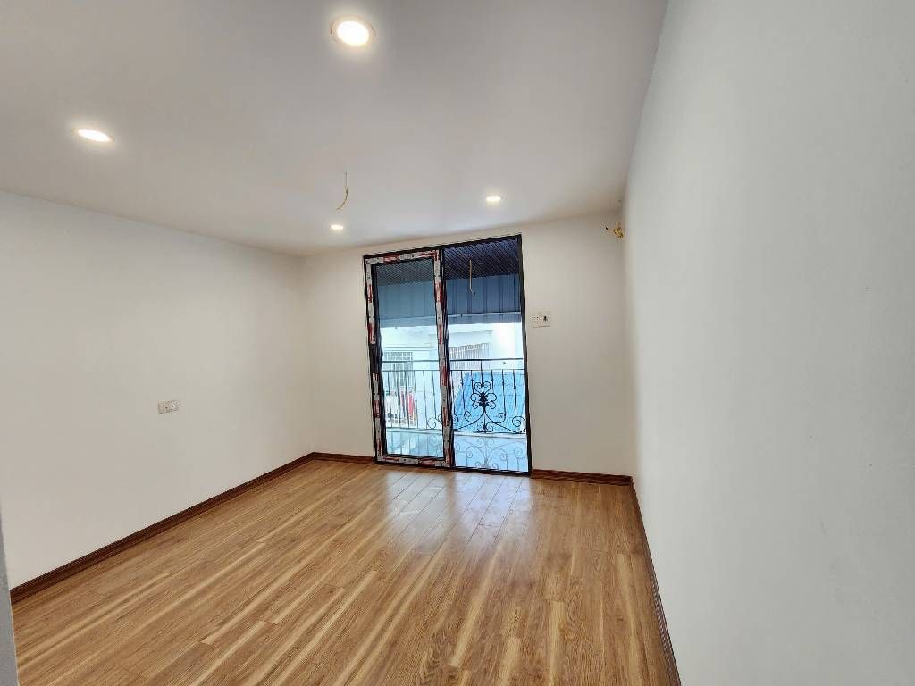 Bán nhà Phố Đại Đồng - diện tích 22,4m2 4 tầng - Ô tô đỗ sát nhà - giá 3,8 tỷ