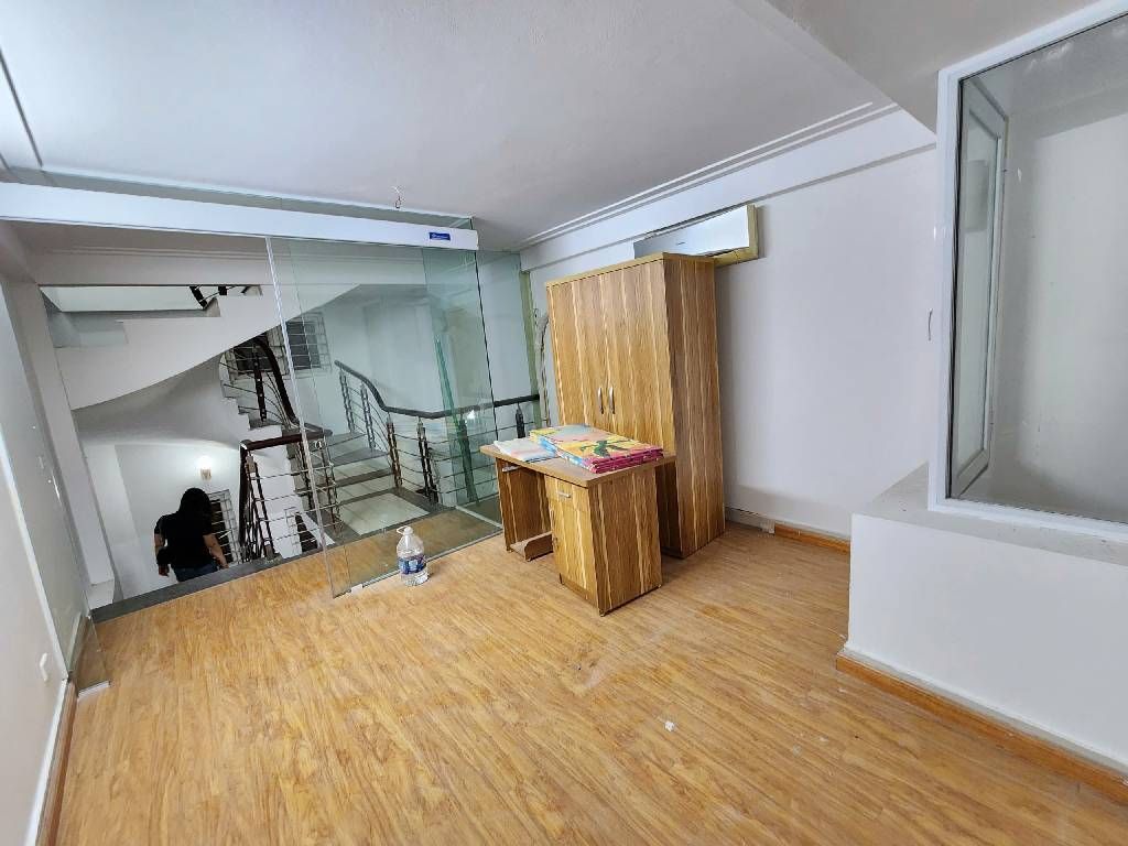 Bán nhà Thanh Lân - diện tích 33m2 5 tầng - Nhà đẹp sát phố - giá 7,1 tỷ