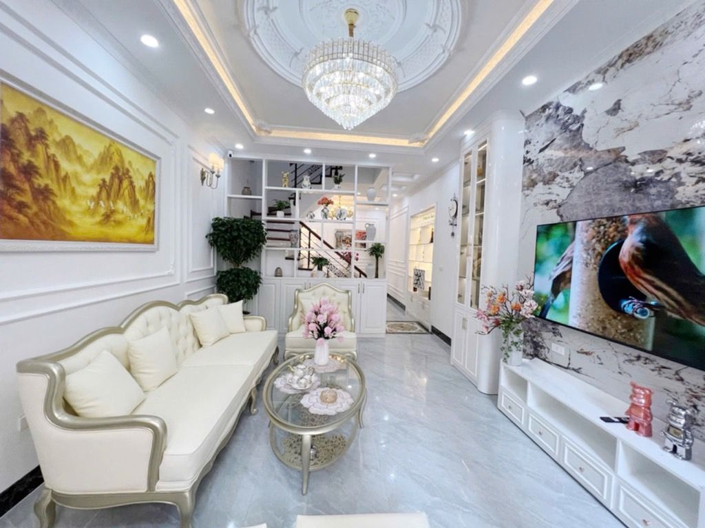 Bán nhà Thịnh Quang - diện tích 47m2 5 tầng - phân lô đẹp - giá 20,5 tỷ