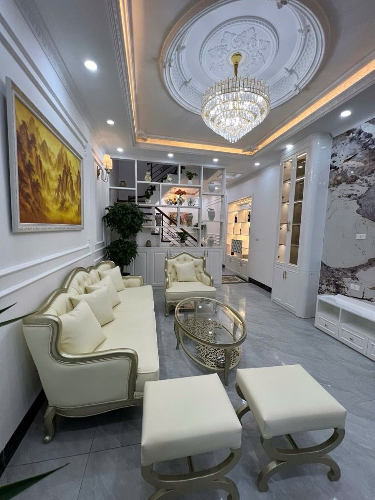 Bán nhà Thịnh Quang - diện tích 47m2 5 tầng - phân lô đẹp - giá 20,5 tỷ