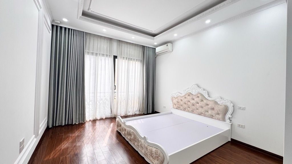 Bán nhà Thịnh Quang - diện tích 47m2 5 tầng - phân lô đẹp - giá 20,5 tỷ