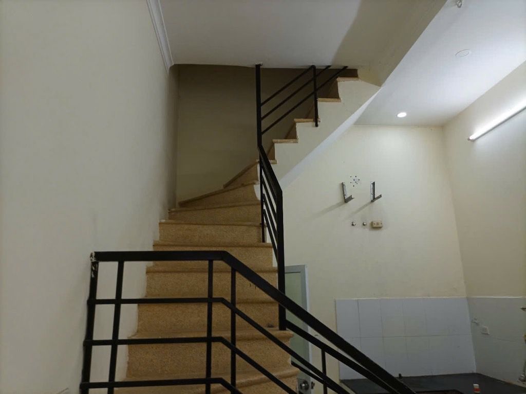 Bán nhà Tam Trinh - diện tích 30m2 2 tầng - Nhà lô góc, kinh doanh đỉnh - giá 9,5 tỷ