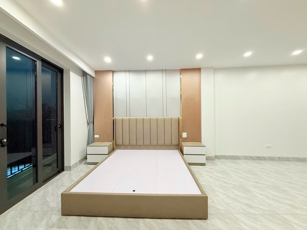 Bán nhà Linh Quang - diện tích 51m2 7 tầng - VIEW HỒ CỰC VIP - giá 18 tỷ