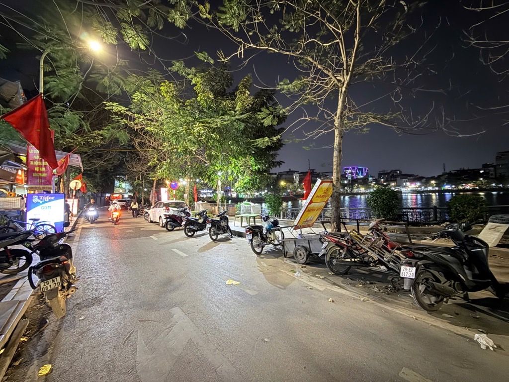 Bán nhà Linh Quang - diện tích 51m2 7 tầng - VIEW HỒ CỰC VIP - giá 18 tỷ