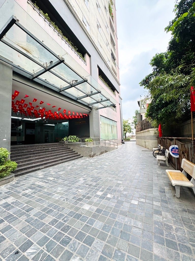 Bán nhà Khương Trung - diện tích 170m2 2 tầng - Cực hiếm, không gian sống như nhà mặt đất - giá 20 tỷ