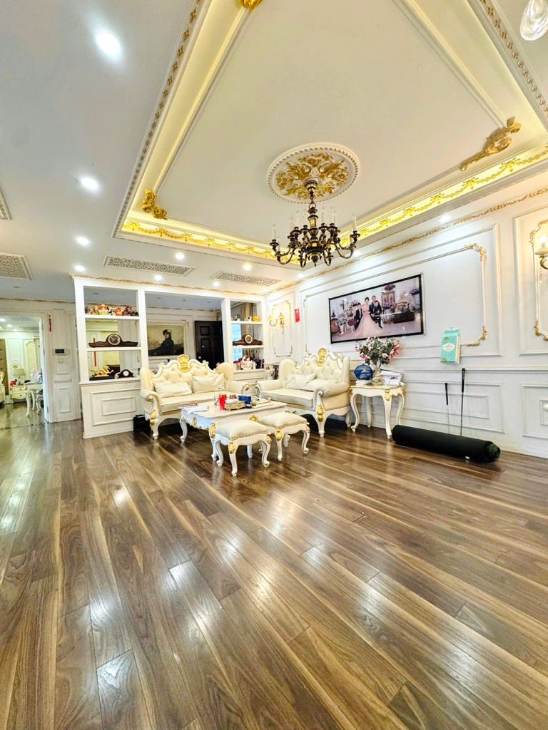 Bán nhà Khương Trung - diện tích 170m2 2 tầng - Cực hiếm, không gian sống như nhà mặt đất - giá 20 tỷ