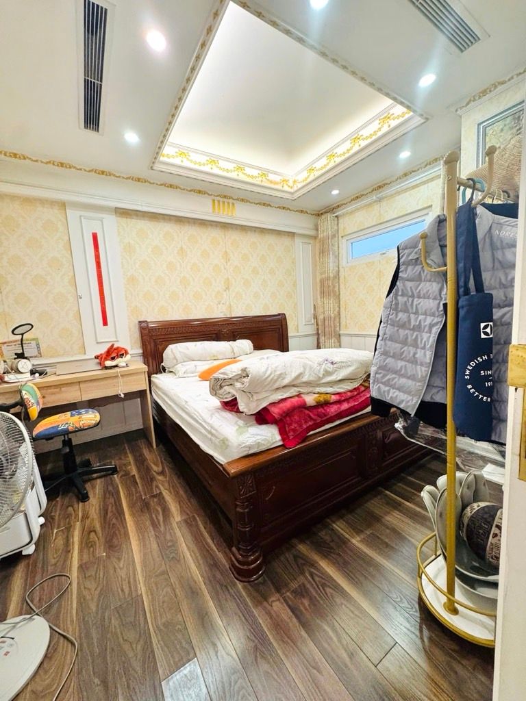 Bán nhà Khương Trung - diện tích 170m2 2 tầng - Cực hiếm, không gian sống như nhà mặt đất - giá 20 tỷ