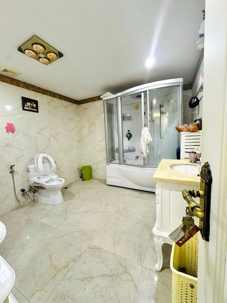 Bán nhà Khương Trung - diện tích 170m2 2 tầng - Cực hiếm, không gian sống như nhà mặt đất - giá 20 tỷ