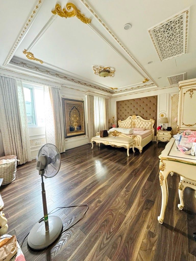 Bán nhà Khương Trung - diện tích 170m2 2 tầng - Cực hiếm, không gian sống như nhà mặt đất - giá 20 tỷ