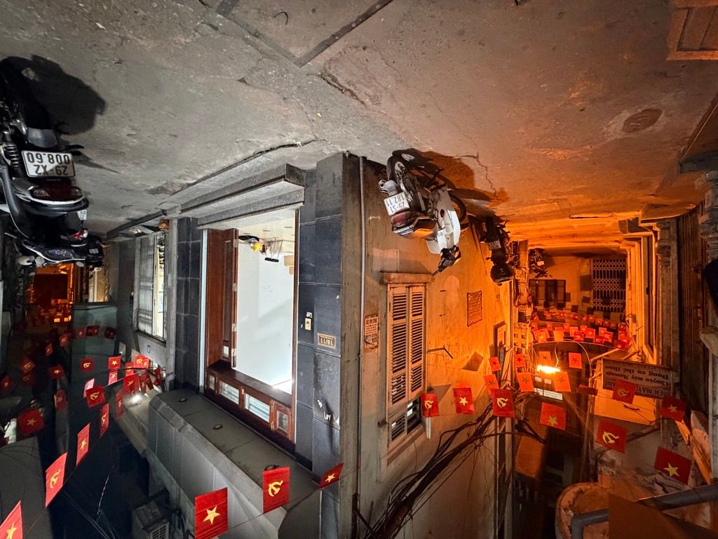 Bán nhà Tôn đức thắng - diện tích 35.7m2 5 tầng - ô tô tránh - giá 13,8 tỷ