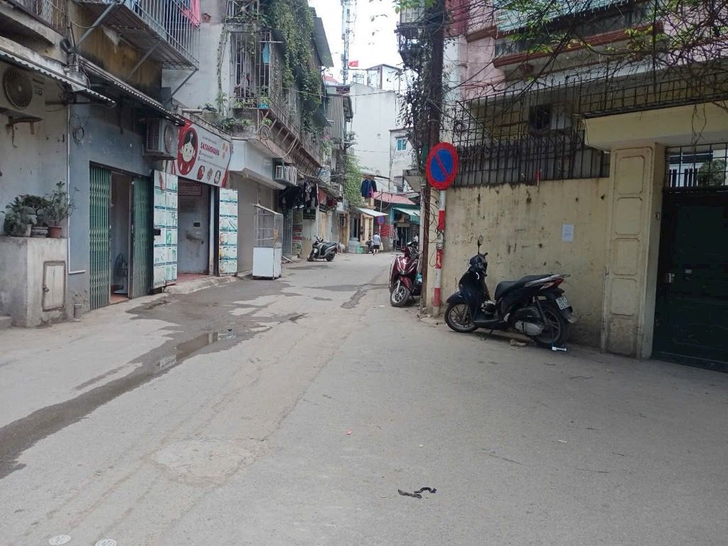 Bán nhà Nguyễn Trãi - diện tích 60m2 1 tầng - Ngõ 477 nhà G7 căn hộ 105 - giá 7,6 tỷ