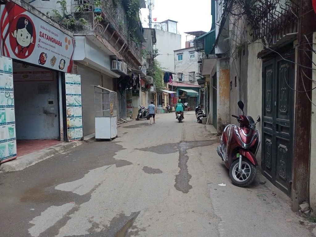 Bán nhà Nguyễn Trãi - diện tích 60m2 1 tầng - Ngõ 477 nhà G7 căn hộ 105 - giá 7,6 tỷ