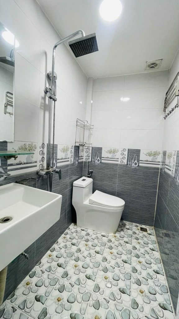 Bán nhà Vương Thừa Vũ - diện tích 42m2 5 tầng - Hai Mặt Ngõ - giá 9,6 tỷ