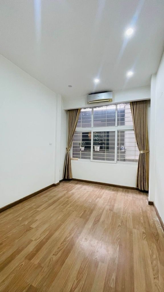 Bán nhà Vương Thừa Vũ - diện tích 42m2 5 tầng - Hai Mặt Ngõ - giá 9,6 tỷ