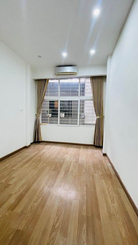 Bán nhà Vương Thừa Vũ - diện tích 42m2 5 tầng - Hai Mặt Ngõ - giá 9,6 tỷ