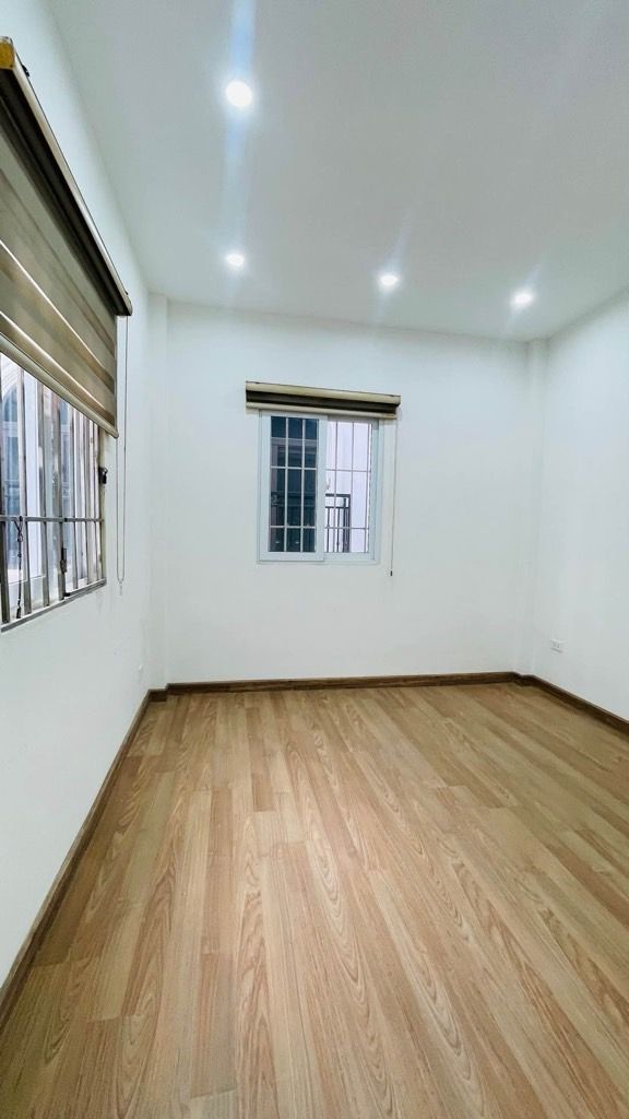 Bán nhà Vương Thừa Vũ - diện tích 42m2 5 tầng - Hai Mặt Ngõ - giá 9,6 tỷ