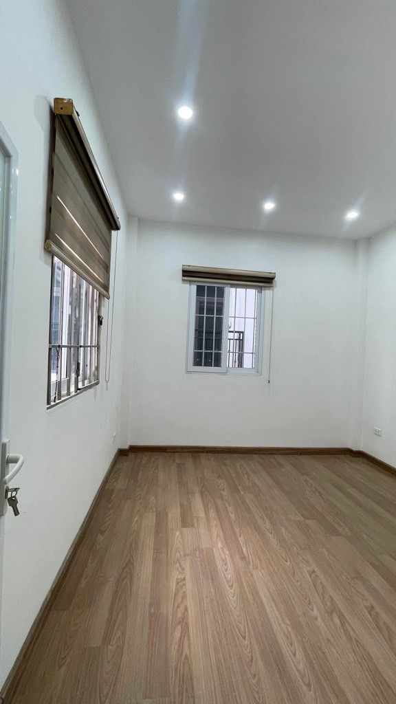 Bán nhà Vương Thừa Vũ - diện tích 42m2 5 tầng - Hai Mặt Ngõ - giá 9,6 tỷ