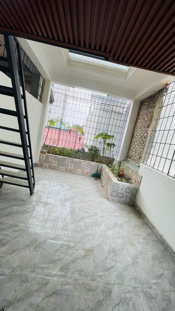 Bán nhà Vương Thừa Vũ - diện tích 42m2 5 tầng - Hai Mặt Ngõ - giá 9,6 tỷ