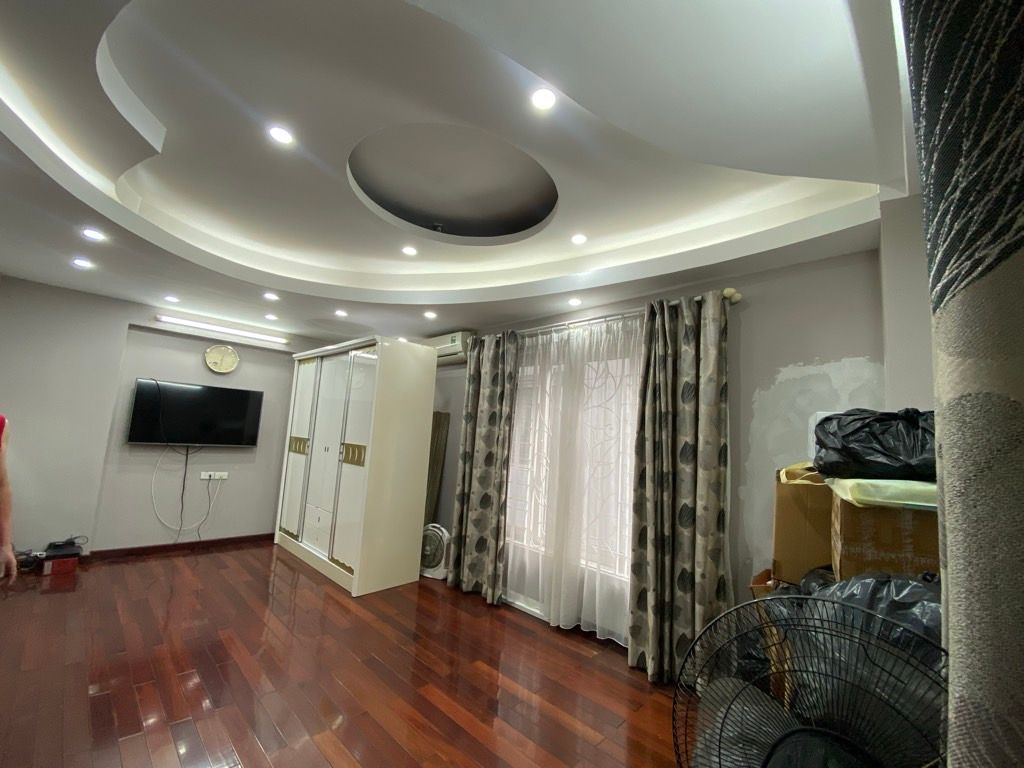 Bán nhà Xã Đàn - diện tích 32.4m2 6 tầng - ô tô tránh - giá 12 tỷ