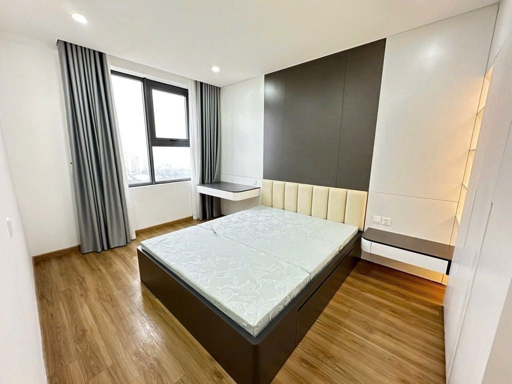 Bán nhà Đền Lừ - diện tích 96m2 18 tầng - Lô góc, 2 ban công cực thoáng - giá 9,8 tỷ