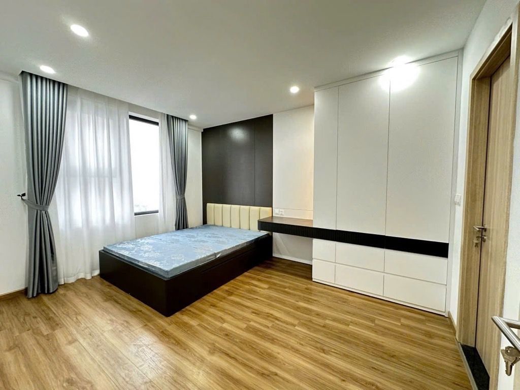 Bán nhà Đền Lừ - diện tích 96m2 18 tầng - Lô góc, 2 ban công cực thoáng - giá 9,8 tỷ