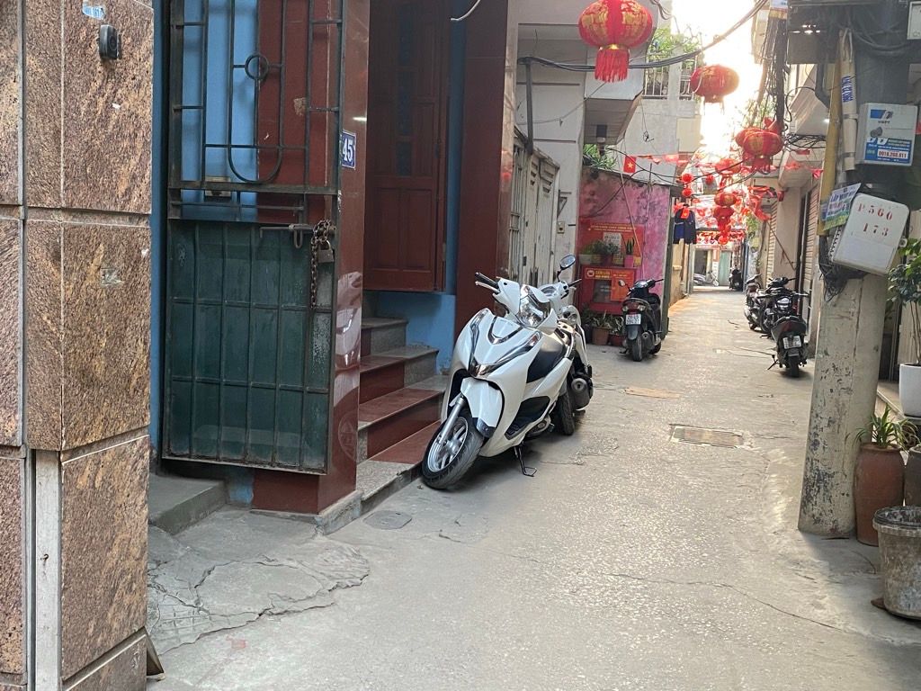 Bán nhà Tam Trinh - diện tích 109m2 6 tầng - Ngõ thông, kinh doanh sầm uất - giá 18,5 tỷ