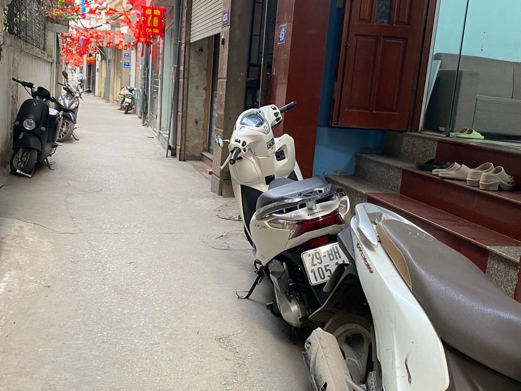 Bán nhà Tam Trinh - diện tích 109m2 6 tầng - Ngõ thông, kinh doanh sầm uất - giá 18,5 tỷ