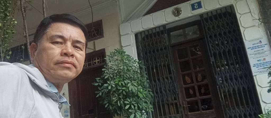 Bán nhà Đường Láng - diện tích 30m2 3 tầng - Nhà dân xây - giá 10,8 tỷ