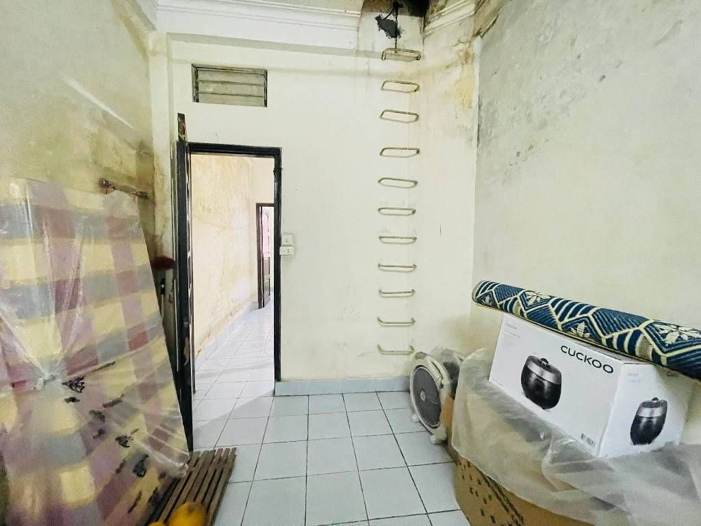 Bán nhà Đường Láng - diện tích 30m2 3 tầng - Nhà dân xây - giá 10,8 tỷ