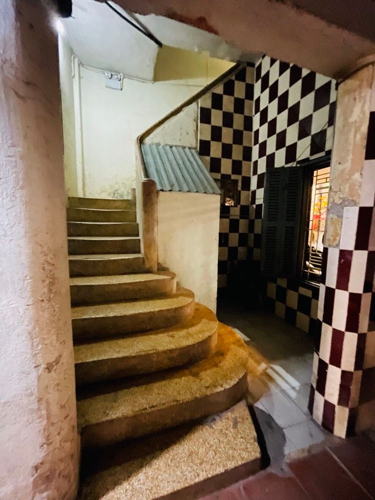 Bán nhà Phố Huế - diện tích 70m2 2 tầng - Lô góc sáng thoáng - giá 5,5 tỷ