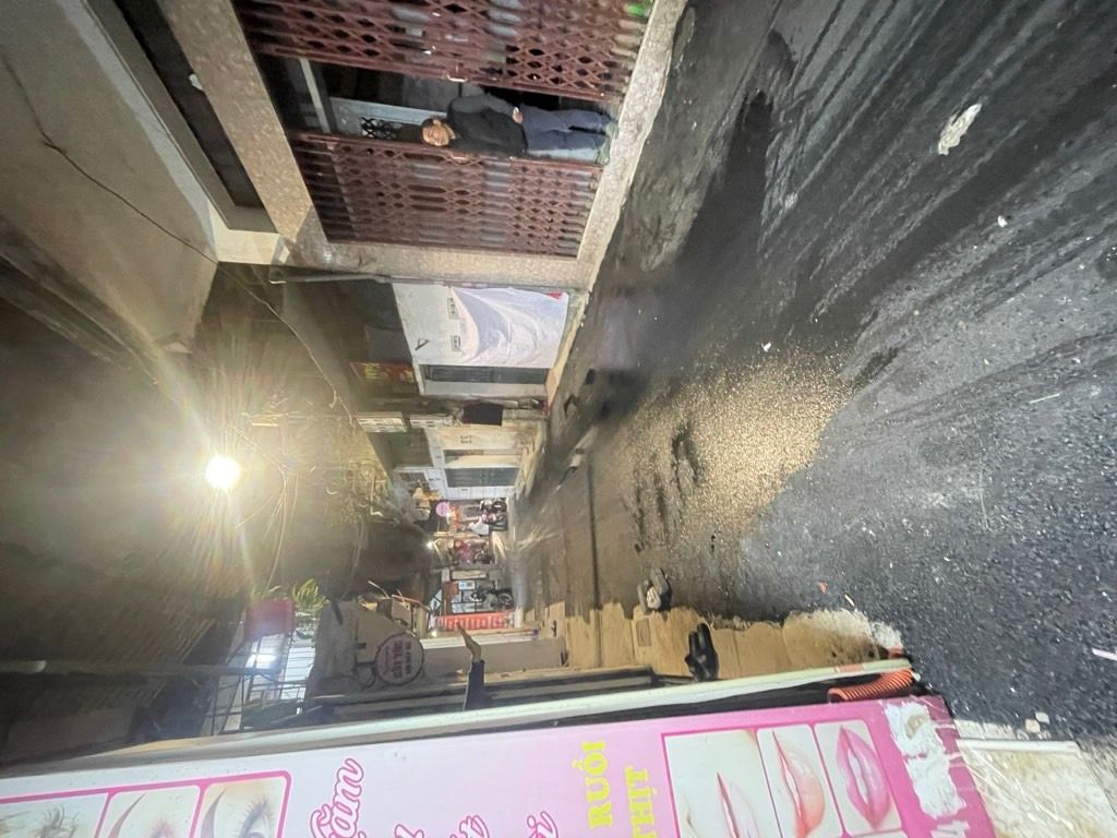 Bán nhà Bùi Ngọc Dương - diện tích 41m2 1 tầng - Ô TÔ ĐỖ CỬA KINH DOANH BUÔN BÁN - giá 4,6 tỷ