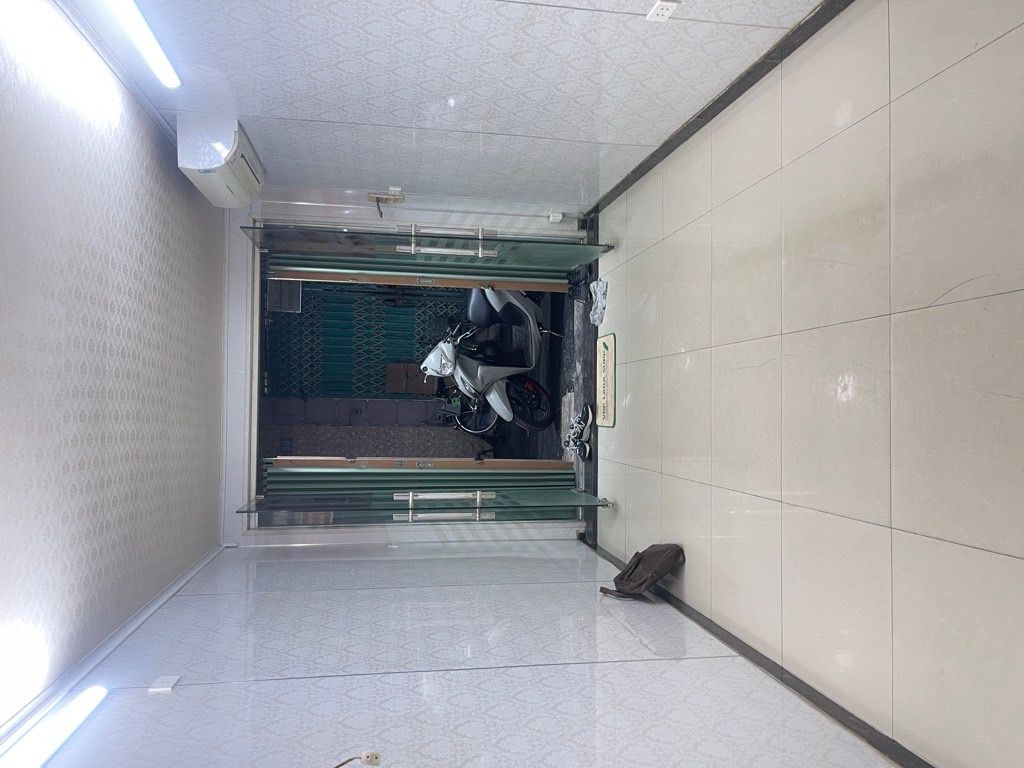 Bán nhà Bùi Ngọc Dương - diện tích 41m2 1 tầng - Ô TÔ ĐỖ CỬA KINH DOANH BUÔN BÁN - giá 4,6 tỷ