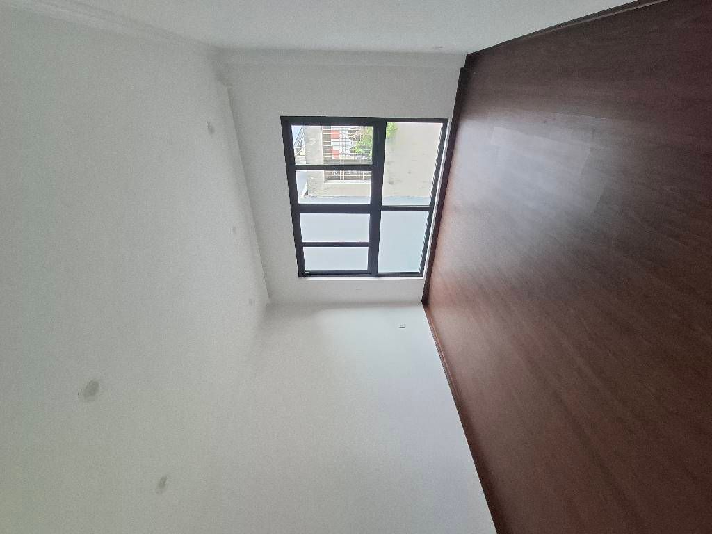 Bán nhà Định Công Thượng - diện tích 58m2 5 tầng - Ngõ 5 tạ vào tận cửa - giá 13,9 tỷ