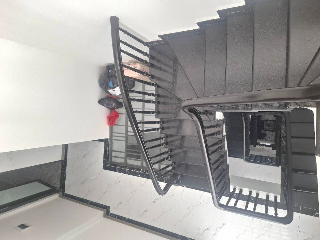 Bán nhà Định Công Thượng - diện tích 58m2 5 tầng - Ngõ 5 tạ vào tận cửa - giá 13,9 tỷ