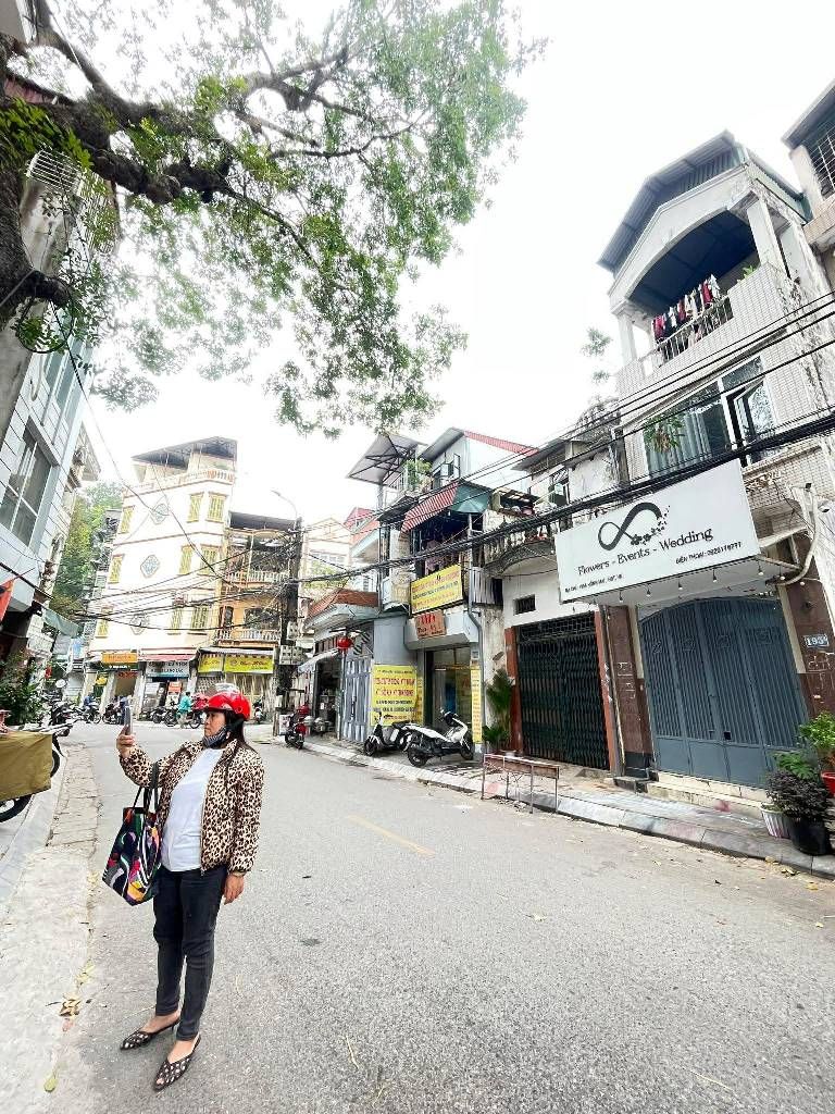 Bán nhà Bạch Mai - diện tích 59m2 3 tầng - Mặt phố kinh doanh sầm uất - giá 17,9 tỷ