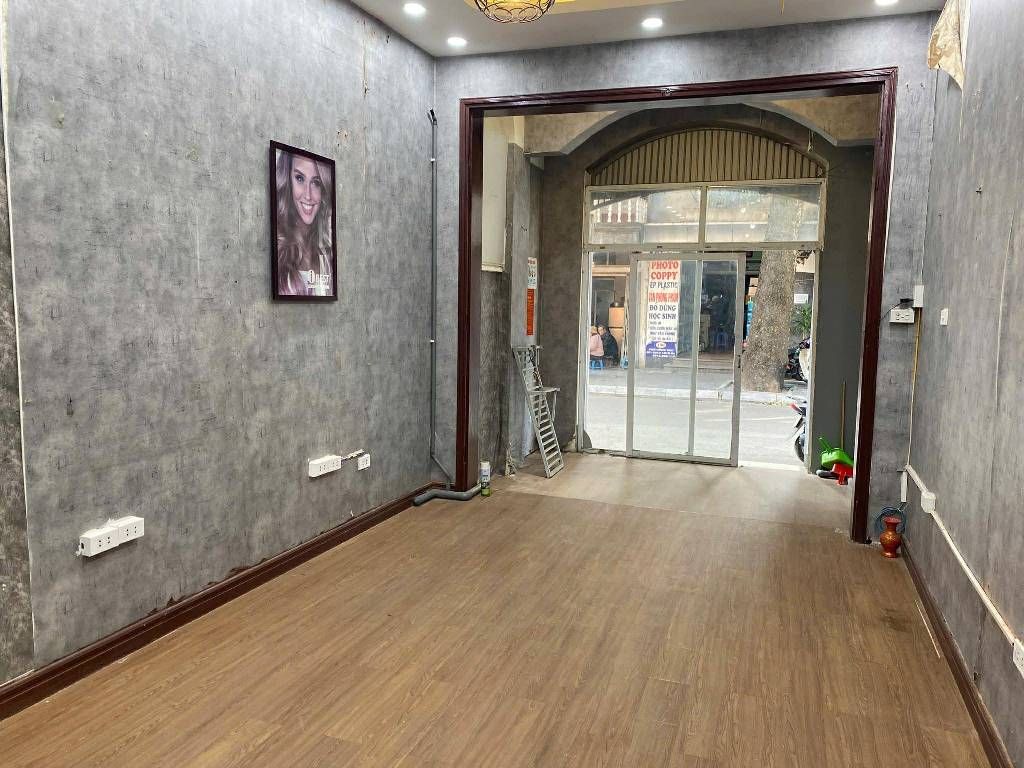 Bán nhà Bạch Mai - diện tích 59m2 3 tầng - Mặt phố kinh doanh sầm uất - giá 17,9 tỷ