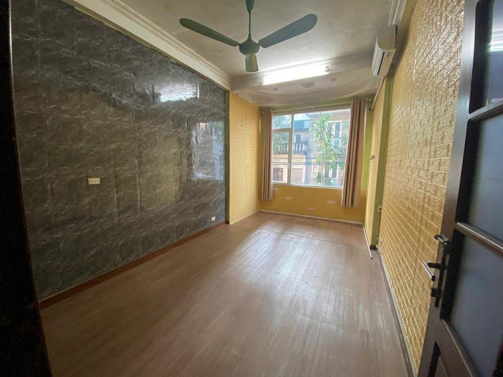 Bán nhà Bạch Mai - diện tích 59m2 3 tầng - Mặt phố kinh doanh sầm uất - giá 17,9 tỷ