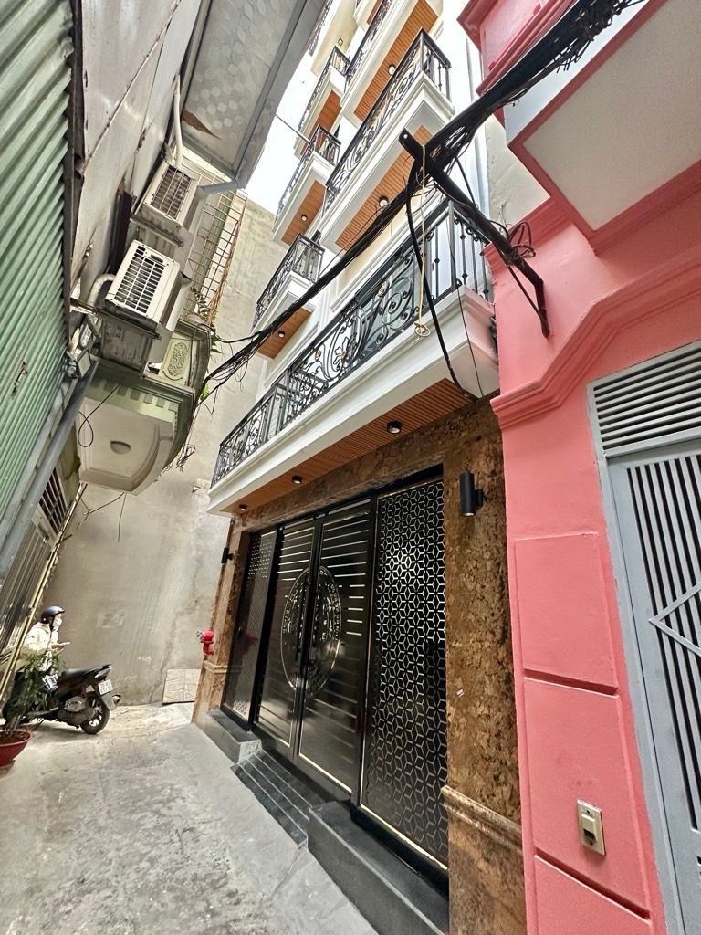 Bán nhà Lương Khánh Thiện - diện tích 64m2 7 tầng - ô tô vào trong nhà - giá 19,7 tỷ