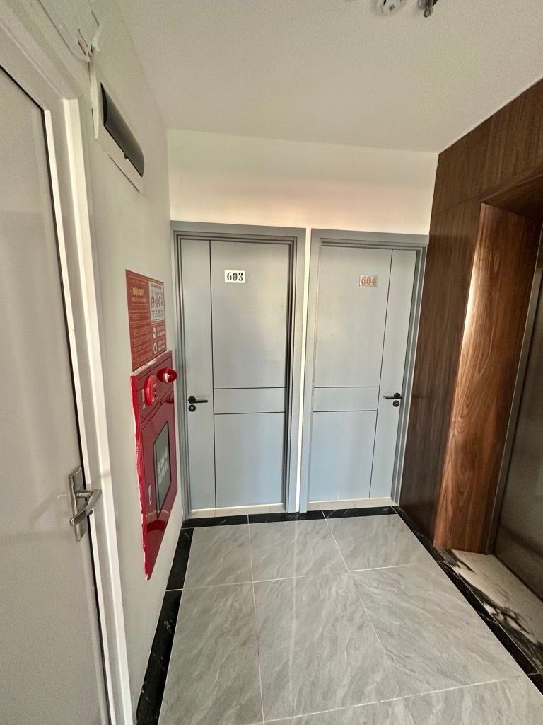 Bán nhà Lương Khánh Thiện - diện tích 64m2 7 tầng - ô tô vào trong nhà - giá 19,7 tỷ