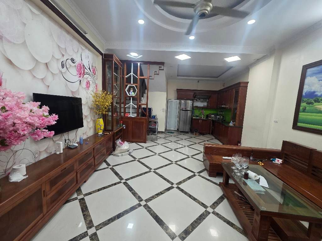 Bán nhà Minh Khai - diện tích 43.9m2 5 tầng - Ô TÔ ĐỖ CỬA - giá 14,8 tỷ